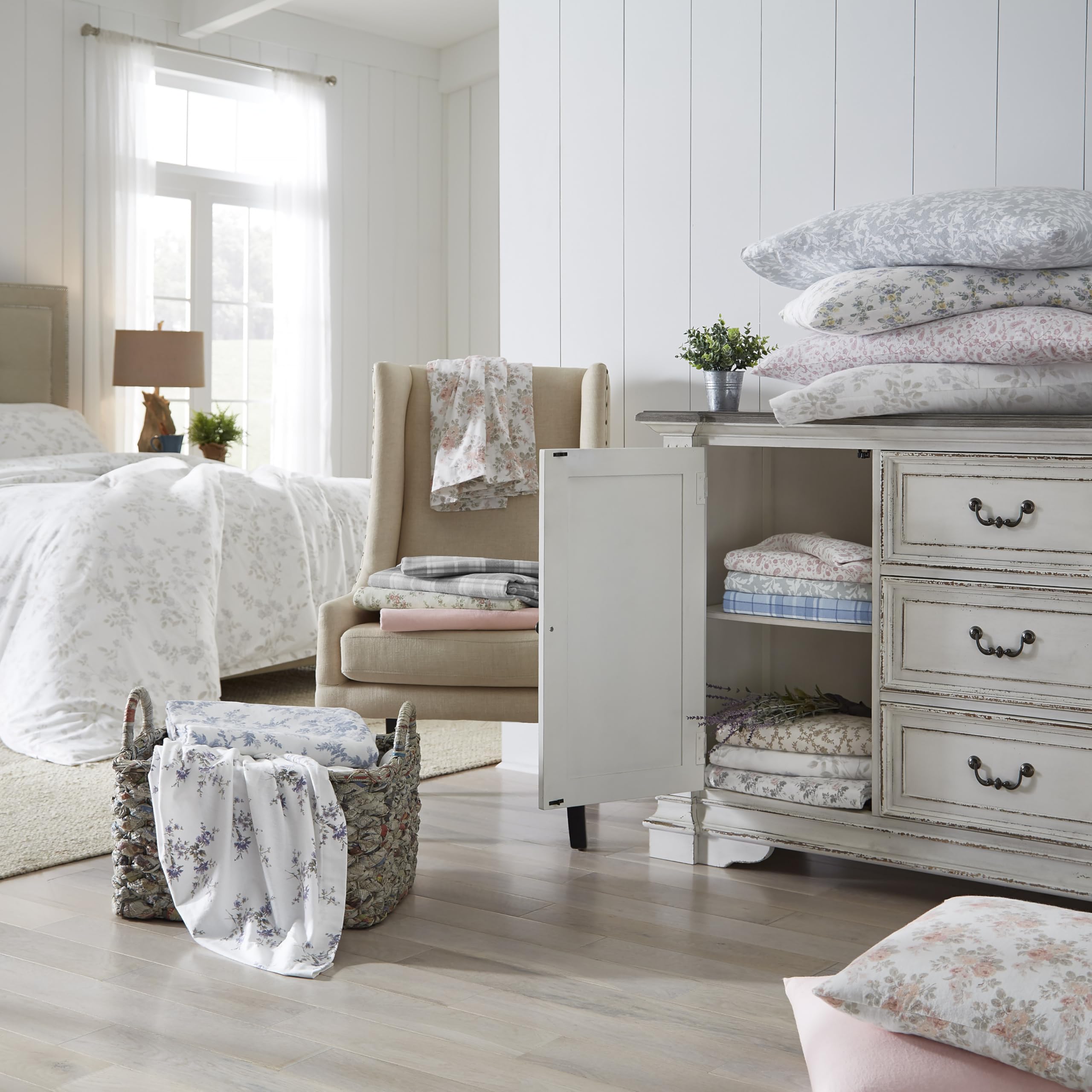 Amazon.com: Laura Ashley - Flannel Sheets Queen Size, Anti-Pilling